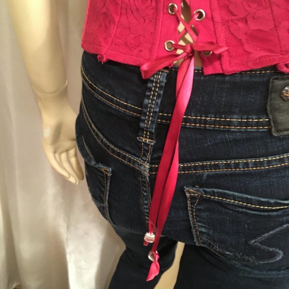 ADORABLE saphhire pink vinatge hello kitty corset and matching pendent! - Picture 11 of 14